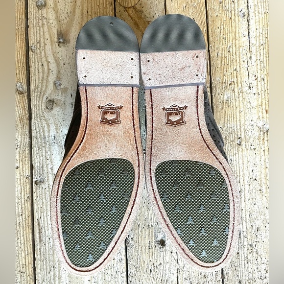 Trask Ali Taupe Suede Perforated Loafers 8.5 NWOT Quiet Luxury Neutral Flat - Picture 9 of 10